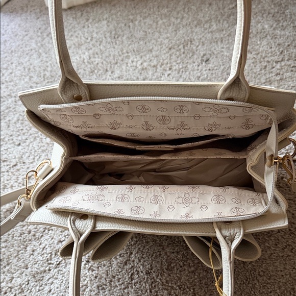 NWT Crossing Cream Bow Purse - Picture 3 of 6